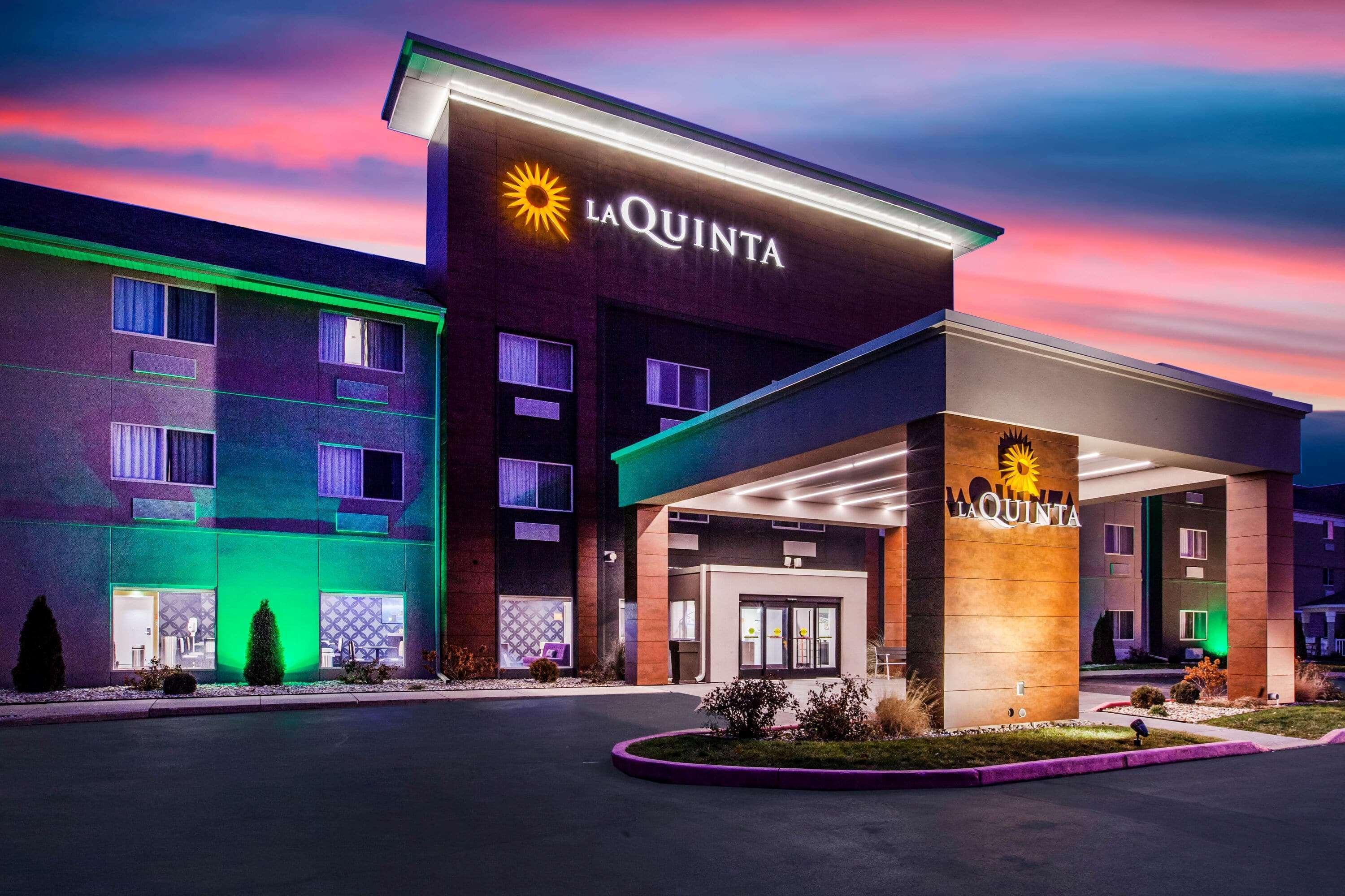 La Quinta Inn And Suites By Wyndham Elkhart Exterior photo